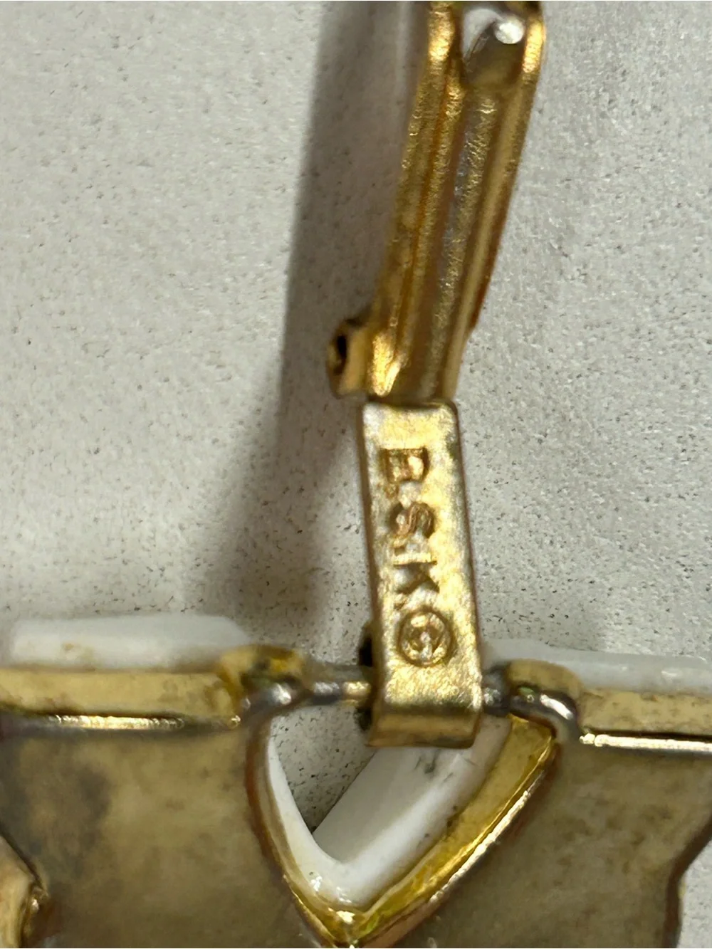 1960’s BSK gold plated lucite bracelet